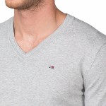 Pull Tommy Hilfiger homme modèle Timber en coton gris, col V