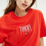 T Shirt crop top femme Tommy Hilfiger / Tommy Jeans rouge logo brodé