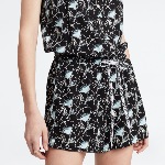 Combi Short Levis noir avec motifs fleurs